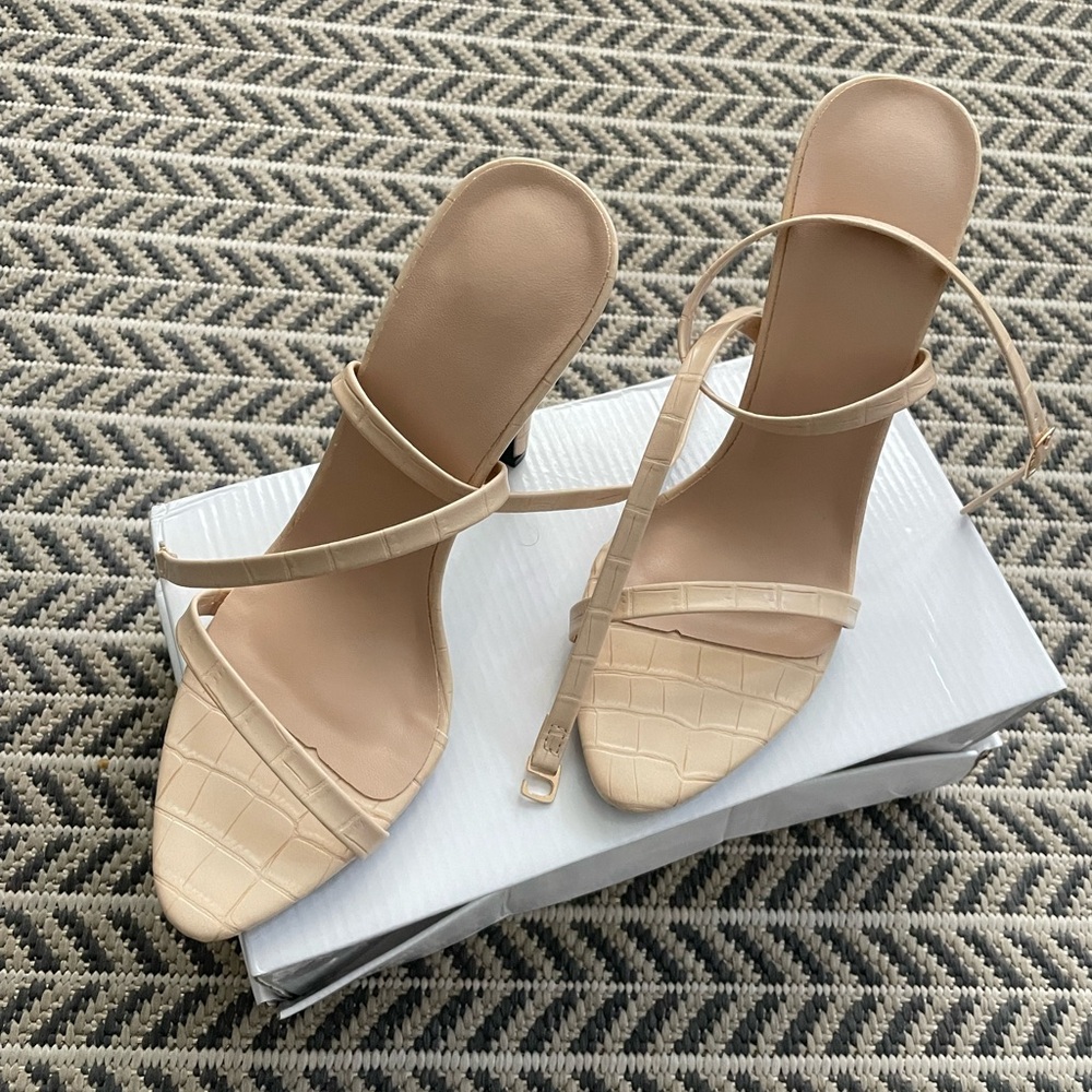 Women's Nude Strappy Square-Toe Heeled Sandals